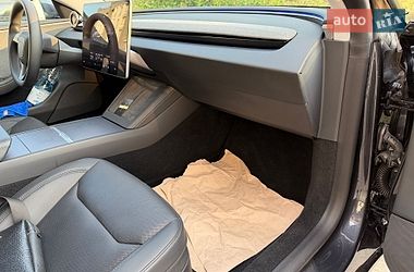 Седан Tesla Model 3 2024 в Львові