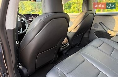 Седан Tesla Model 3 2024 в Львові