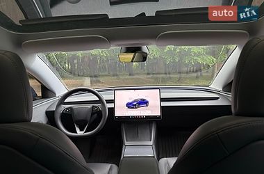 Седан Tesla Model 3 2024 в Львове