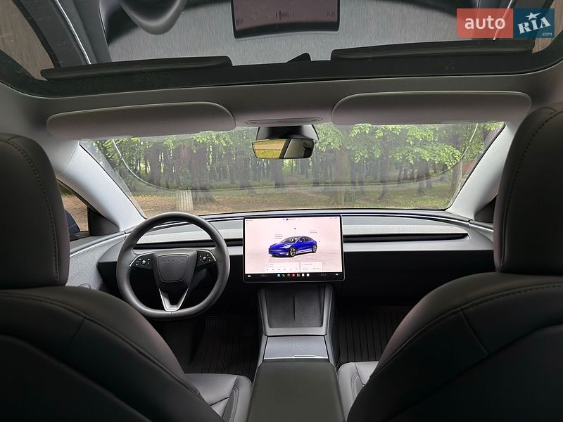 Седан Tesla Model 3 2024 в Львове