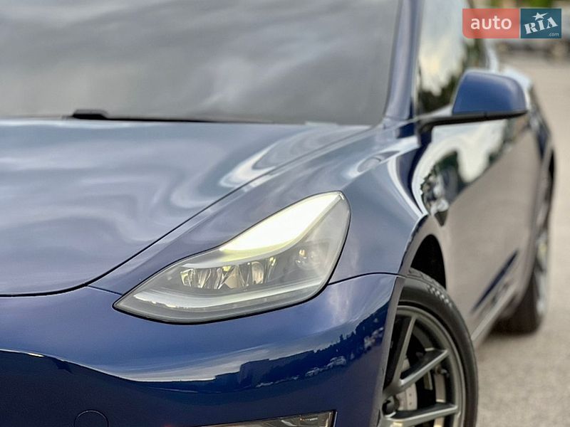 Седан Tesla Model 3 2021 в Харкові
