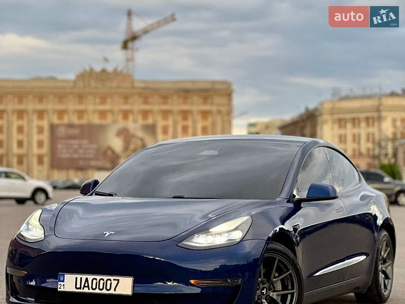 Седан Tesla Model 3 2021 в Харькове фото Седан Tesla Model 3 2021 в Харькове