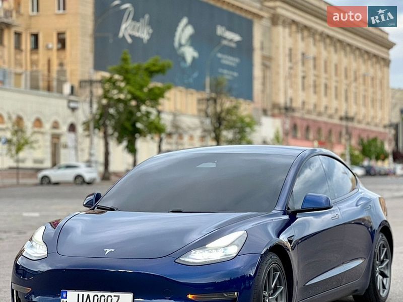 Седан Tesla Model 3 2021 в Харкові