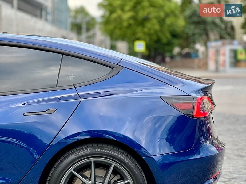 Седан Tesla Model 3 2021 в Харкові