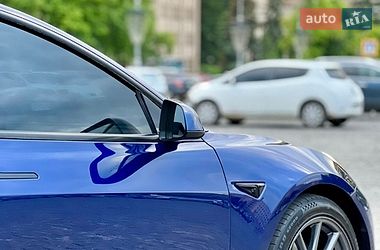 Седан Tesla Model 3 2021 в Харкові