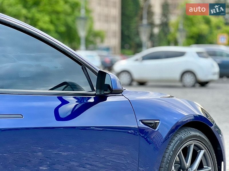 Седан Tesla Model 3 2021 в Харкові