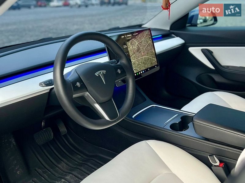 Седан Tesla Model 3 2021 в Харкові