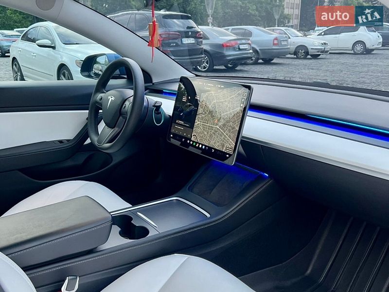 Седан Tesla Model 3 2021 в Харкові