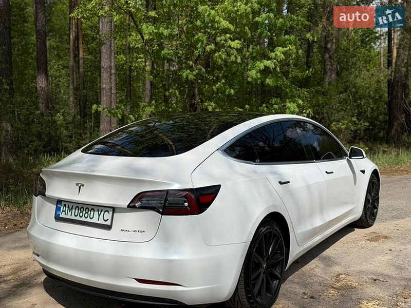 Седан Tesla Model 3 2019 в Житомирі