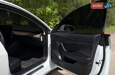 Седан Tesla Model 3 2019 в Житомирі