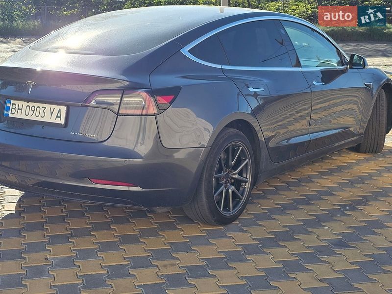 Седан Tesla Model 3 2018 в Одессе