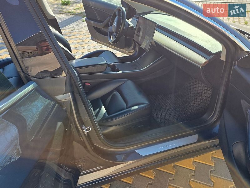 Седан Tesla Model 3 2018 в Одессе