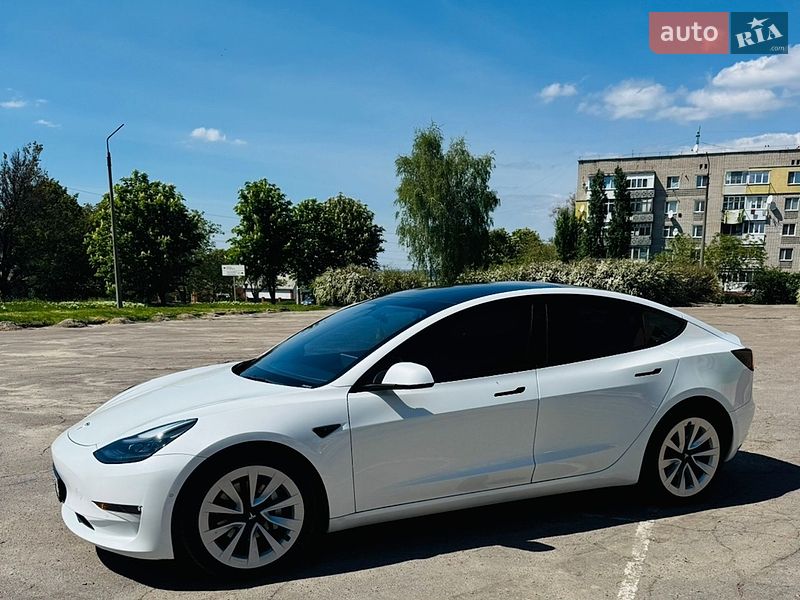 Седан Tesla Model 3 2021 в Верхньодніпровську