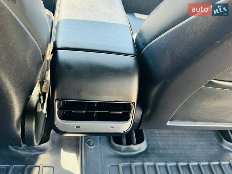Седан Tesla Model 3 2021 в Верхньодніпровську