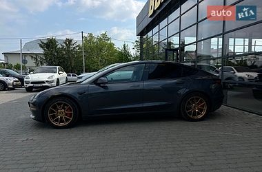 Седан Tesla Model 3 2018 в Івано-Франківську