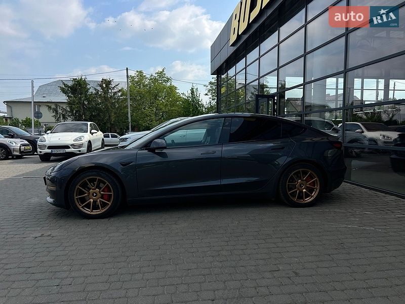 Седан Tesla Model 3 2018 в Івано-Франківську