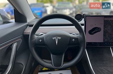 Седан Tesla Model 3 2018 в Івано-Франківську