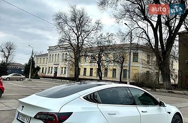 Седан Tesla Model 3 2018 в Львове