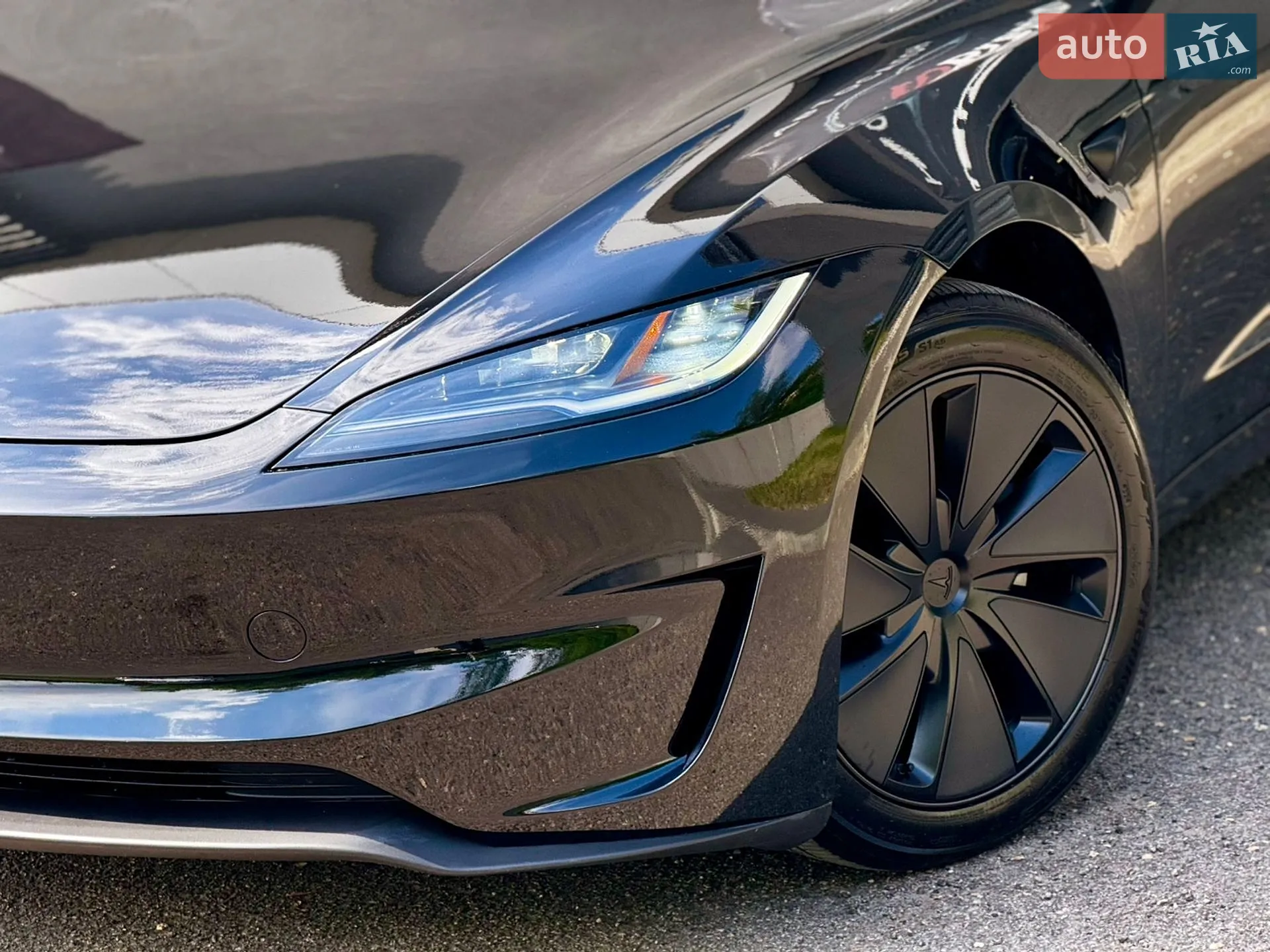 2025 Tesla Model 3 - мініатюра 3