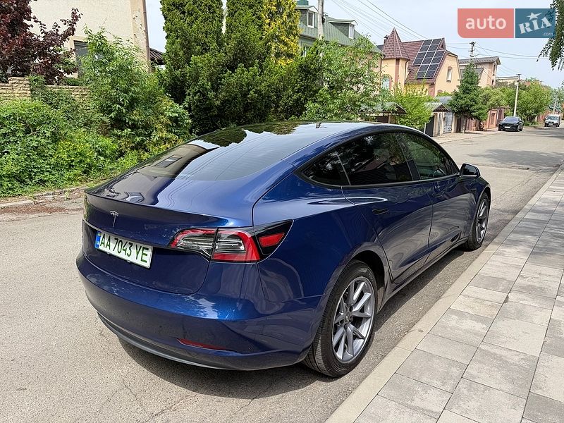 Седан Tesla Model 3 2022 в Києві