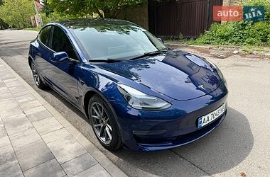 Седан Tesla Model 3 2022 в Києві