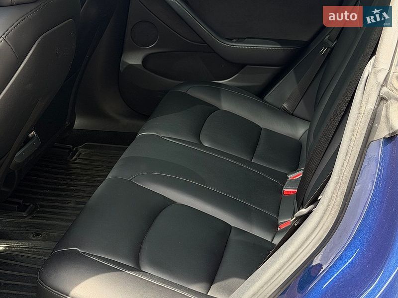 Седан Tesla Model 3 2022 в Києві