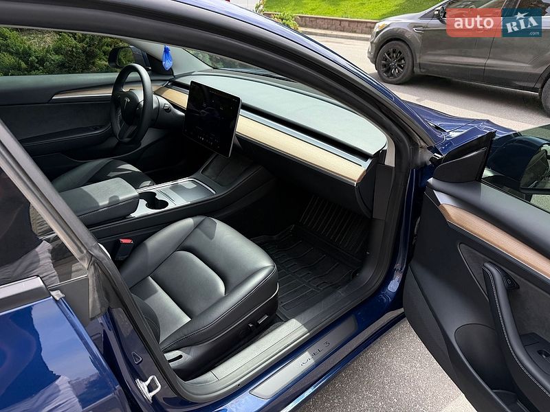 Седан Tesla Model 3 2022 в Києві
