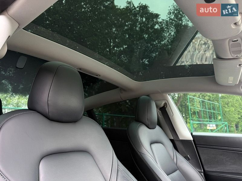 Седан Tesla Model 3 2020 в Ивано-Франковске