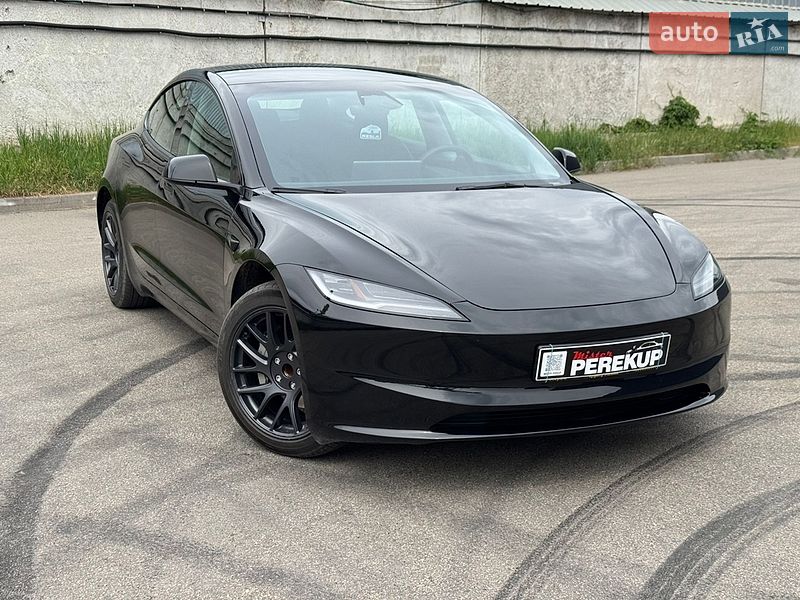 Tesla Model 3 2024