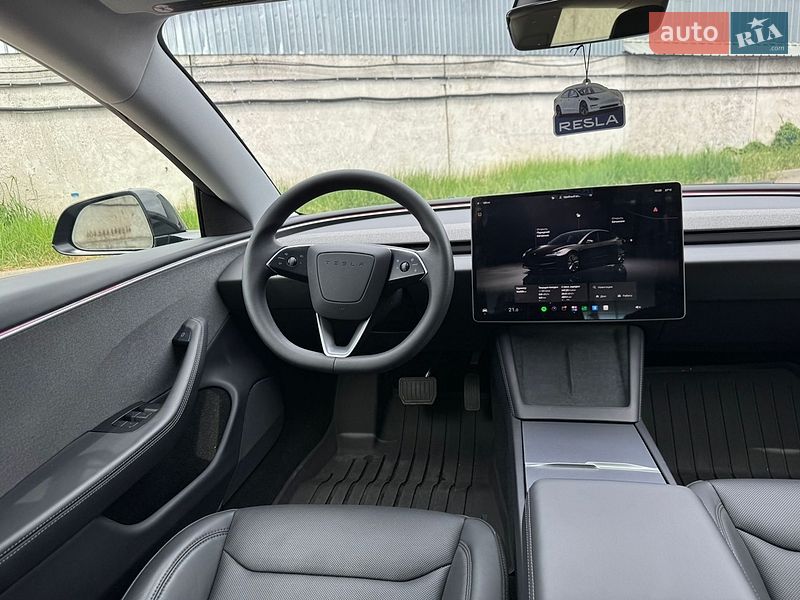 Седан Tesla Model 3 2024 в Киеве