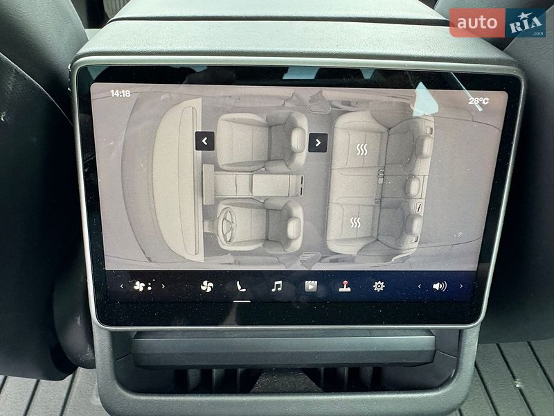 Седан Tesla Model 3 2024 в Киеве