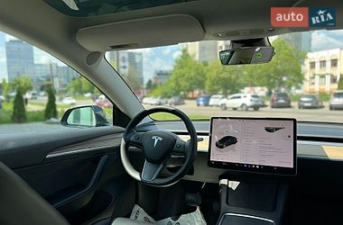 Седан Tesla Model 3 2022 в Львове