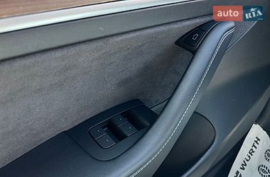 Седан Tesla Model 3 2022 в Львове