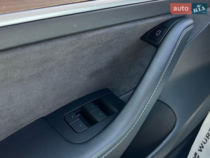 Седан Tesla Model 3 2022 в Львове