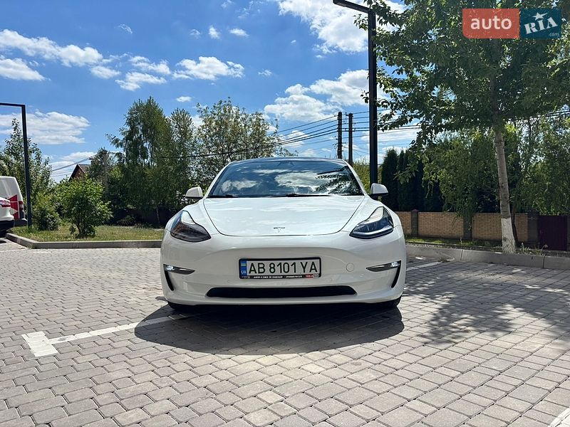 Седан Tesla Model 3 2021 в Вінниці