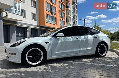 Седан Tesla Model 3 2021 в Вінниці