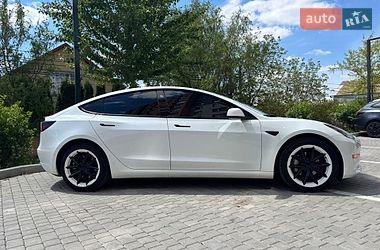 Седан Tesla Model 3 2021 в Вінниці