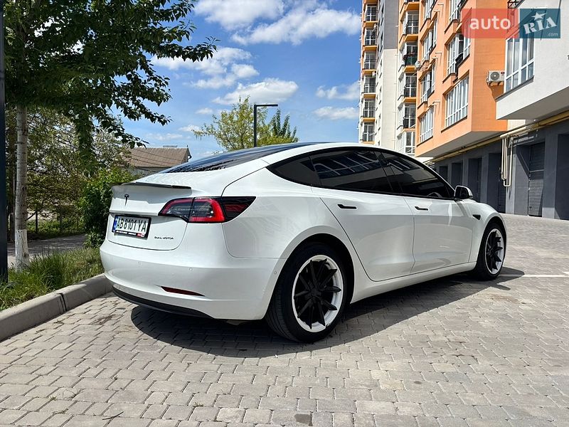 Седан Tesla Model 3 2021 в Вінниці