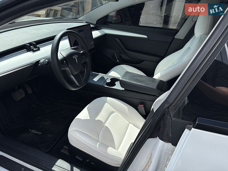 Седан Tesla Model 3 2021 в Вінниці