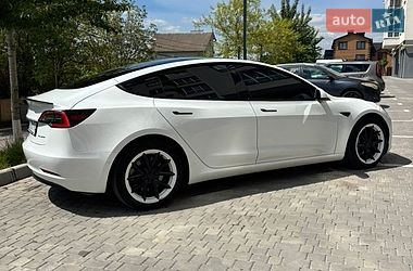 Седан Tesla Model 3 2021 в Вінниці