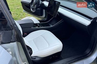 Седан Tesla Model 3 2018 в Великих Мостах
