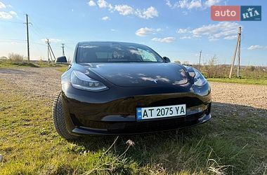 Седан Tesla Model 3 2019 в Калуше