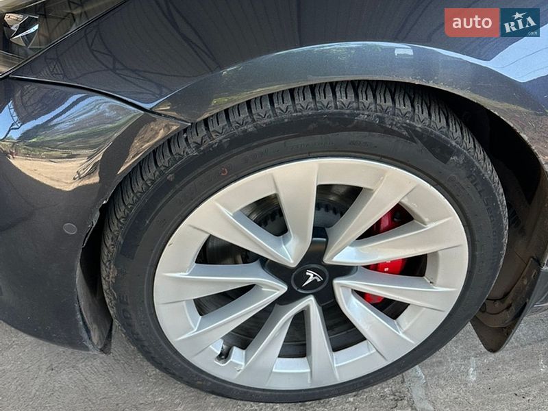 Седан Tesla Model 3 2021 в Кривом Роге