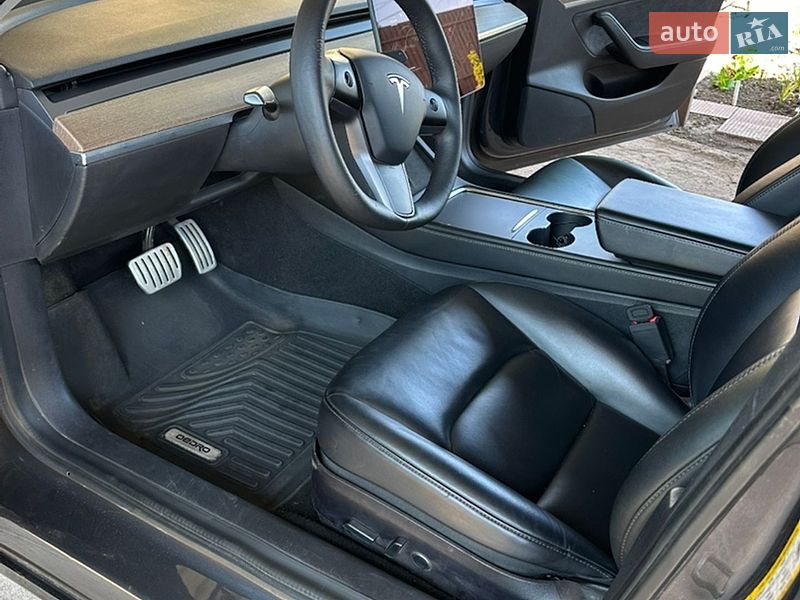 Седан Tesla Model 3 2021 в Кривом Роге