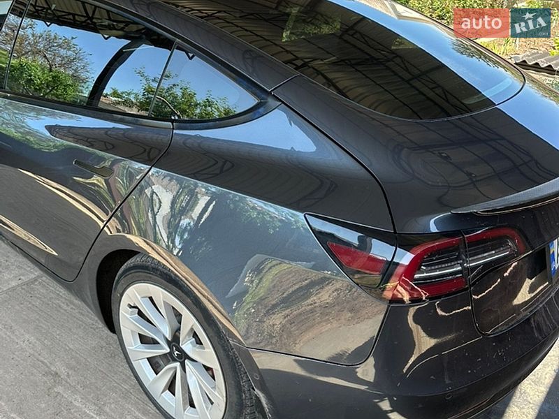 Седан Tesla Model 3 2021 в Кривом Роге
