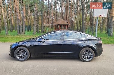 Седан Tesla Model 3 2020 в Києві