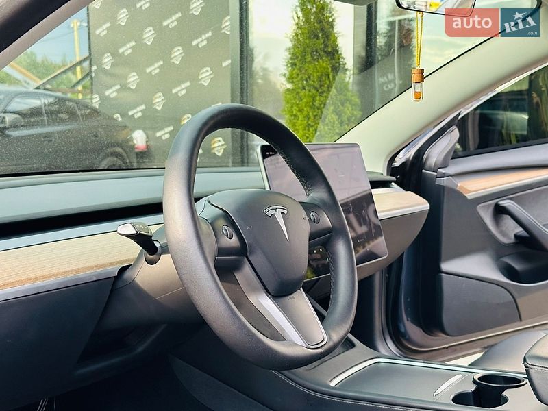 Седан Tesla Model 3 2022 в Харкові
