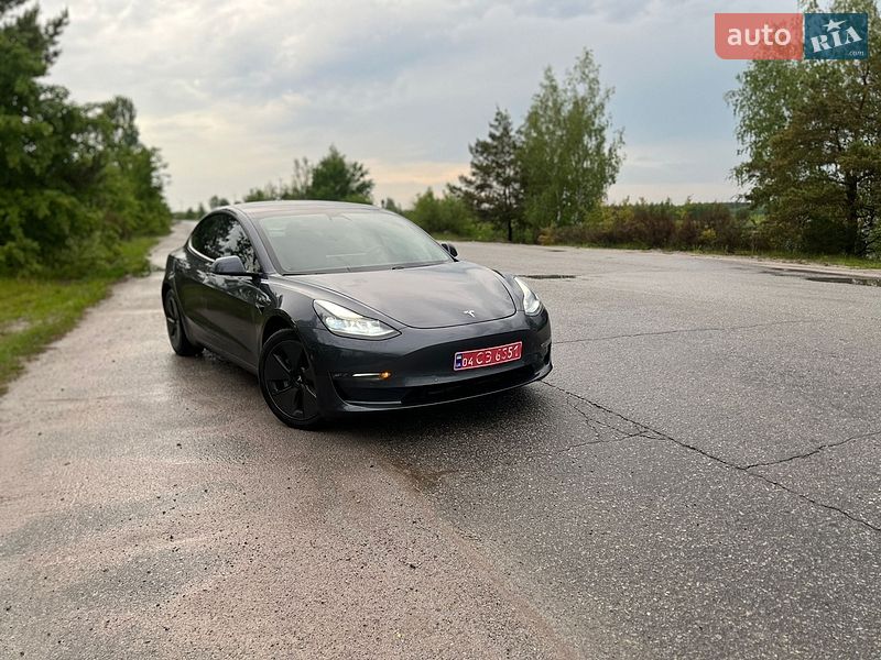 Седан Tesla Model 3 2021 в Калиновке