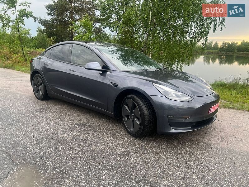 Седан Tesla Model 3 2021 в Калиновке
