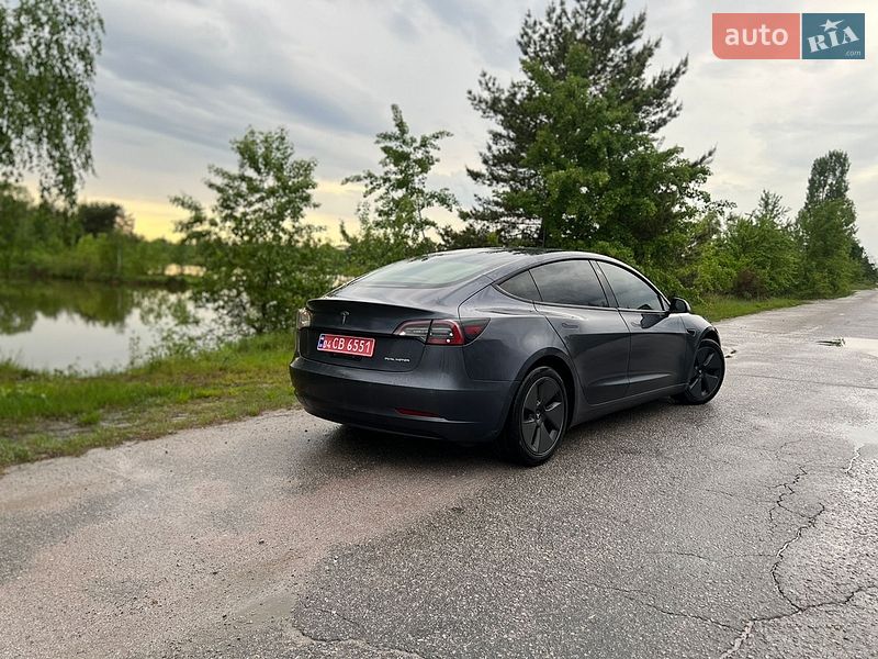 Седан Tesla Model 3 2021 в Калиновке